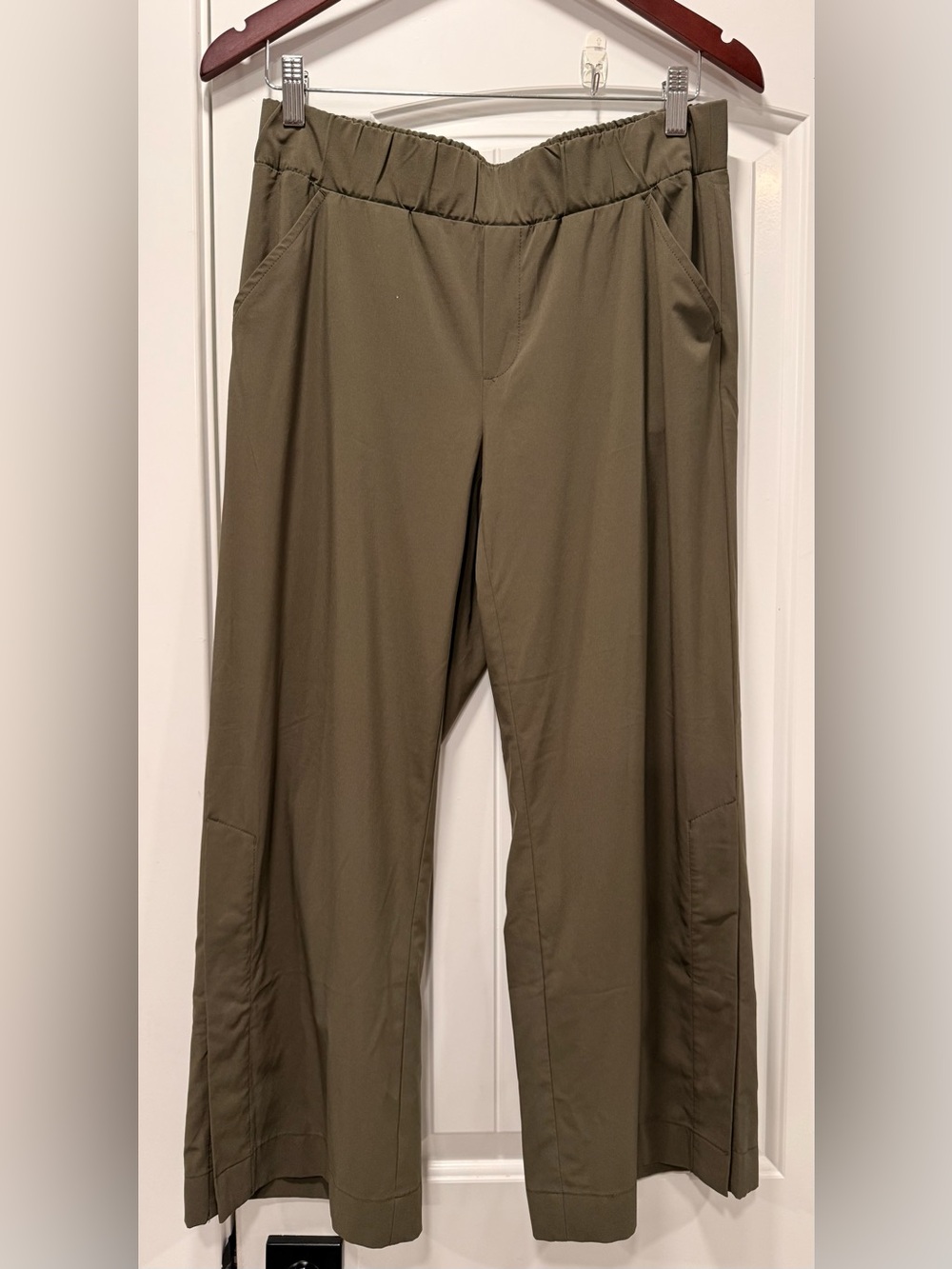 J. Jill Olive Stretch Cargo Pants Size S.